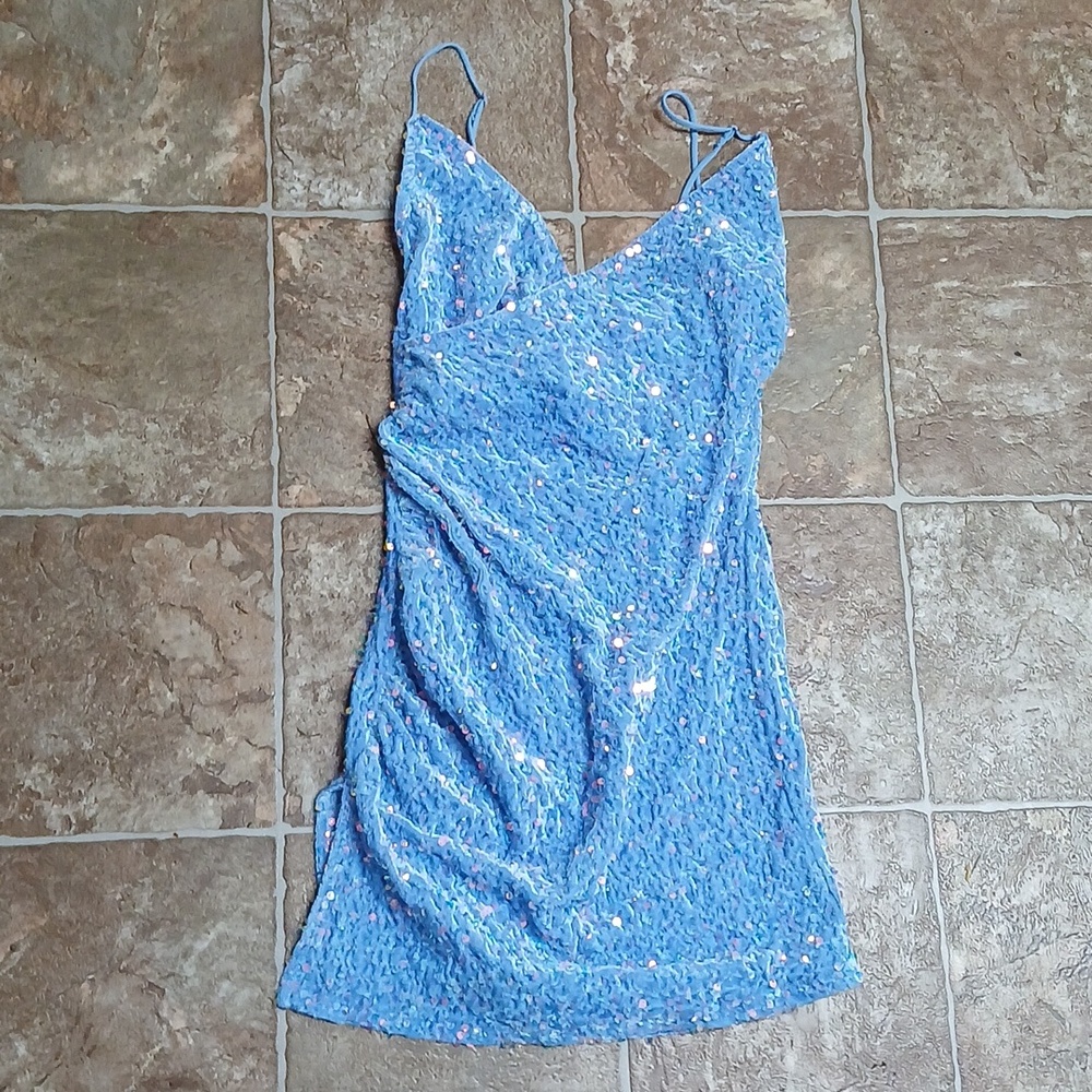 EUC Lucy in the Sky Iridescent Blue Velvet Sequin Formal Prom Dress Size Small